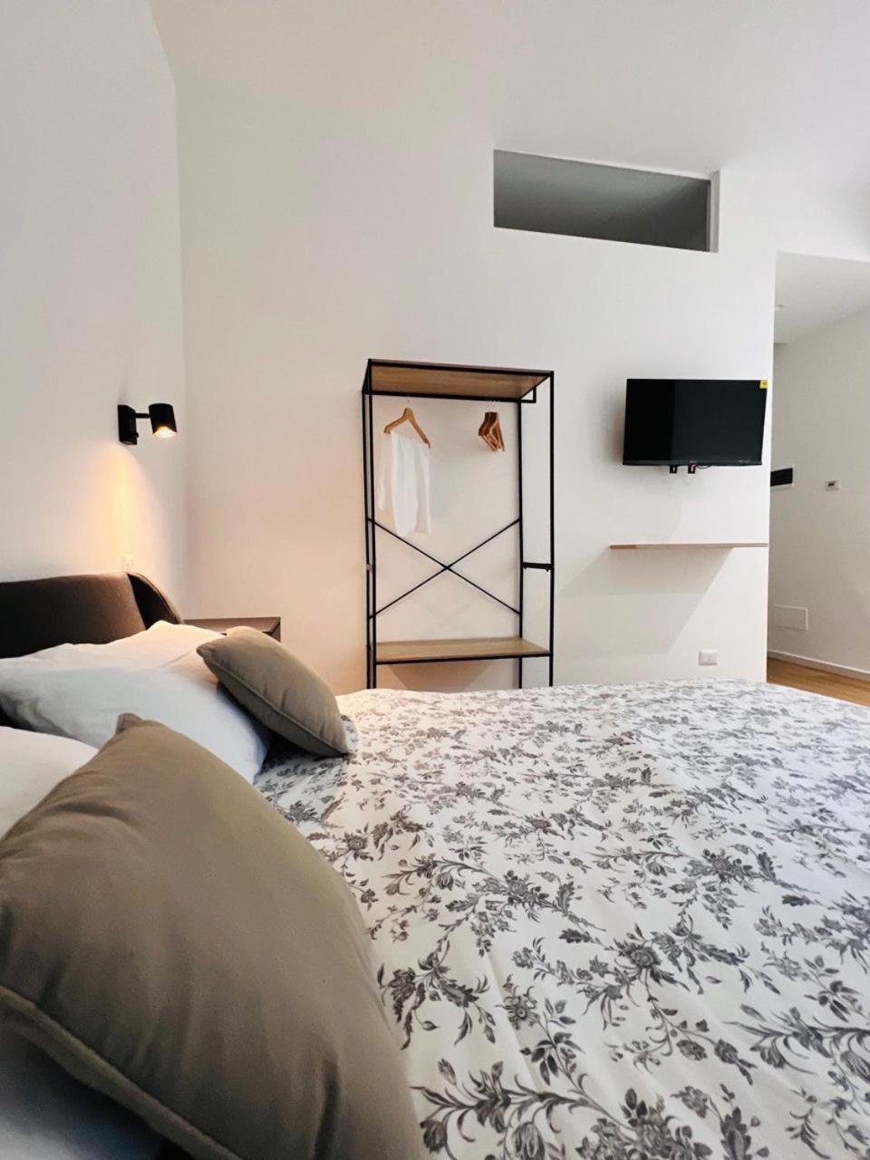 Finella Charming Rooms Bari Exterior foto